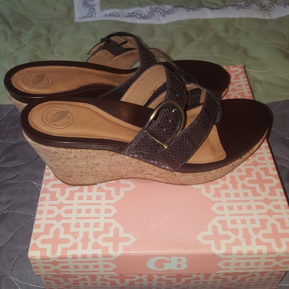 Giani Bini wedge sandal